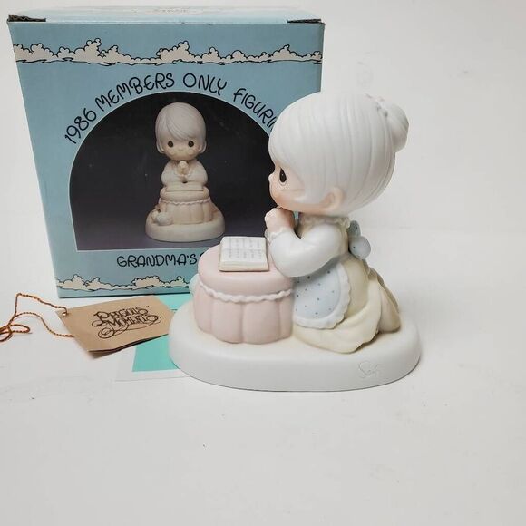 Precious Moments Grandma's Prayer, 1986 Members Only figurine Olive Branch - Picture 2 of 8